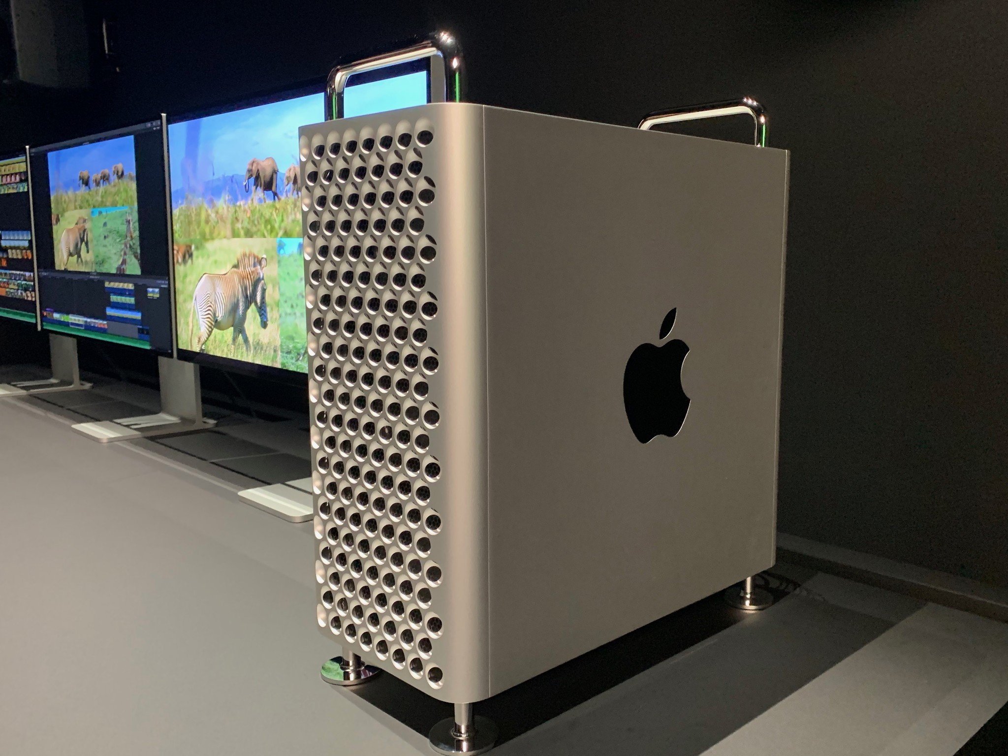 Mac Pro 2019 MPX Module (GPU) unexpectedly easy to upgrade