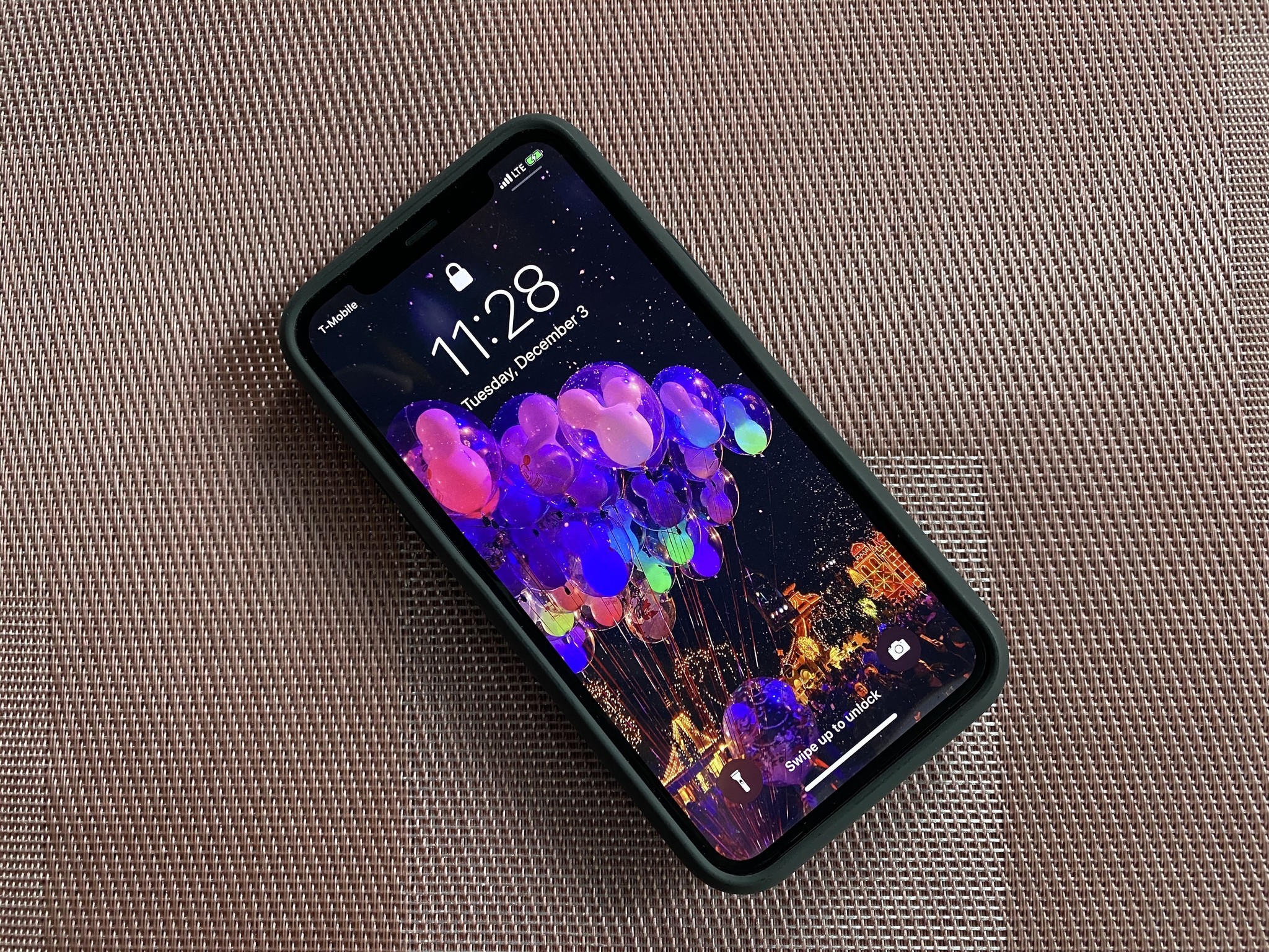 The front of the Smart Battery Case on iPhone 11 Pro