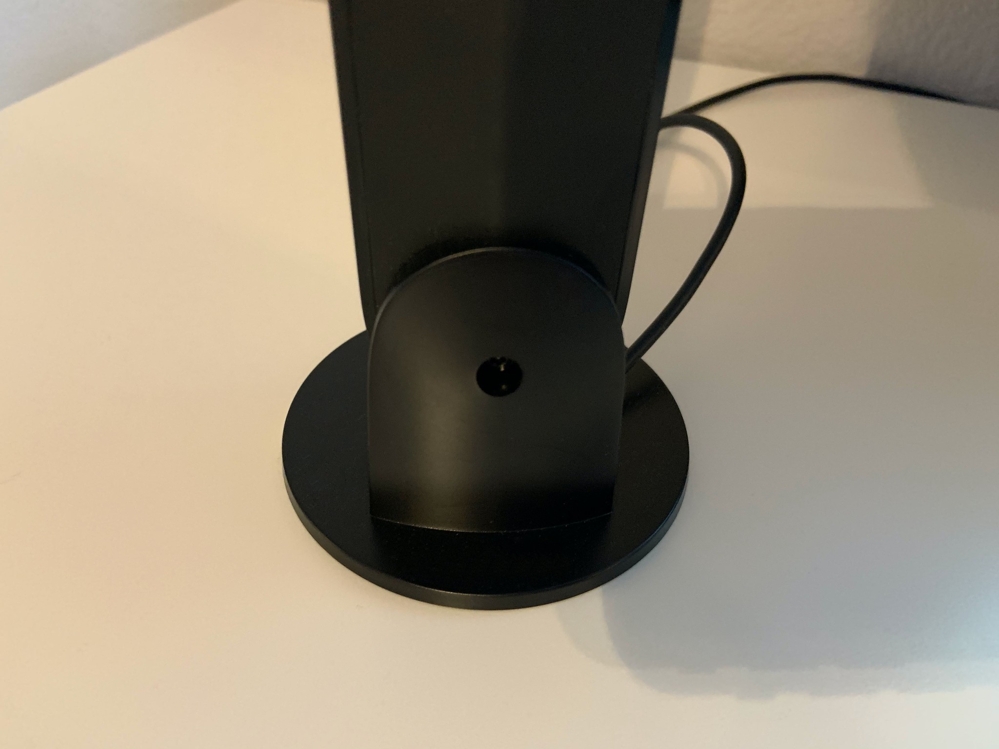 Philips Hue Play Bar stand connector piece up close