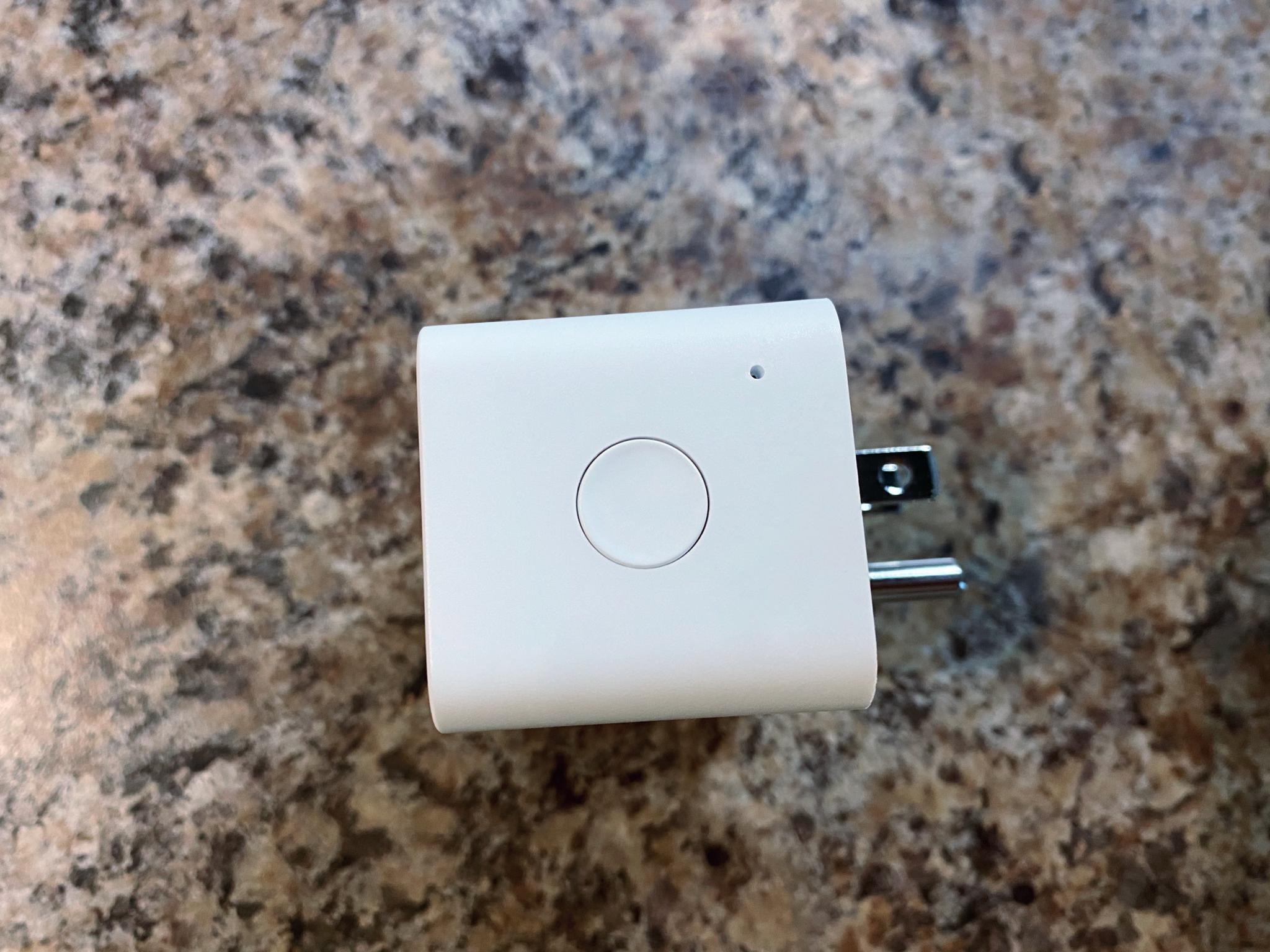 Meross Smart Wifi Plug Mini side view