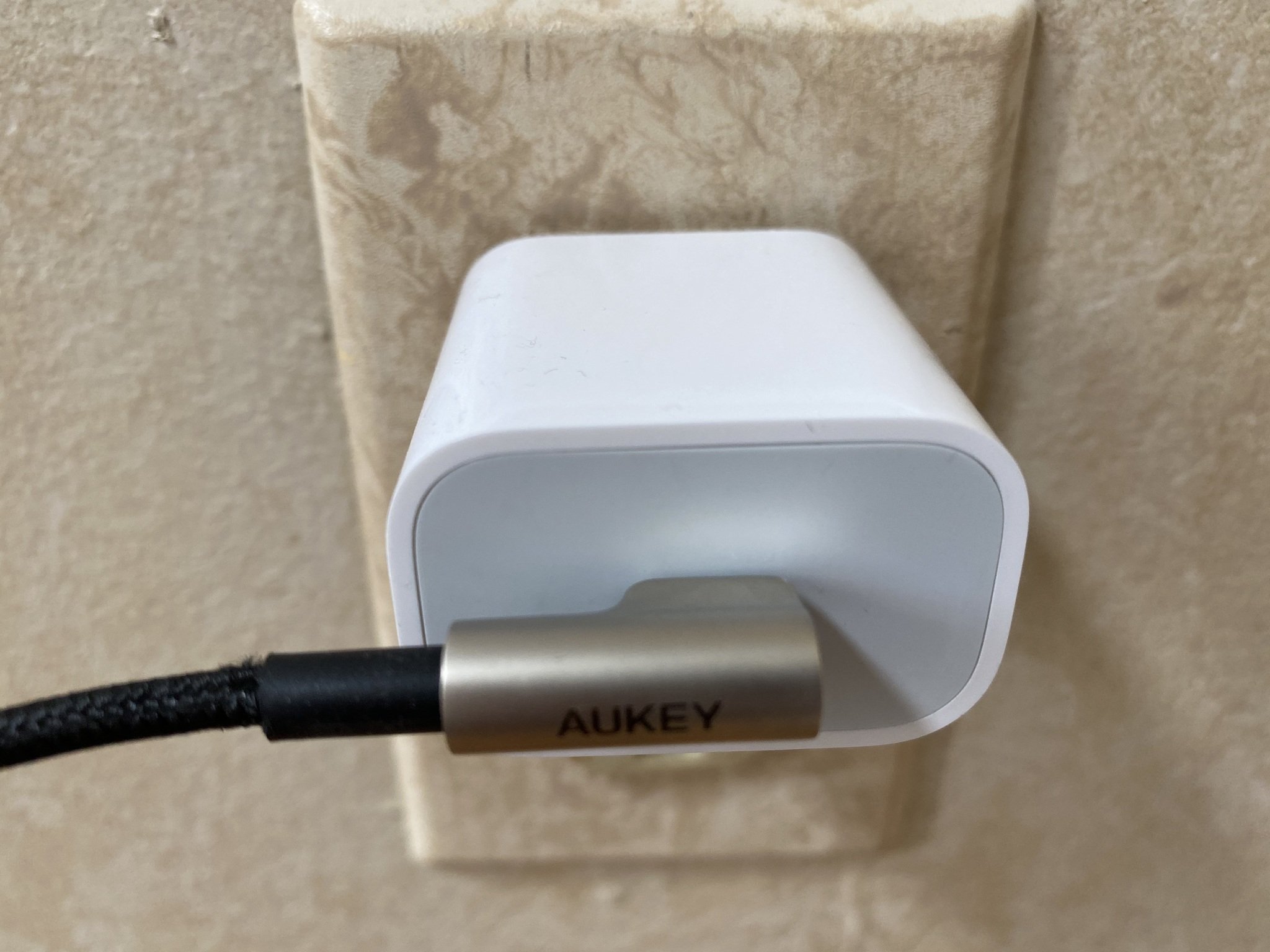 Aukey Right Angle Charging Cable Usb C