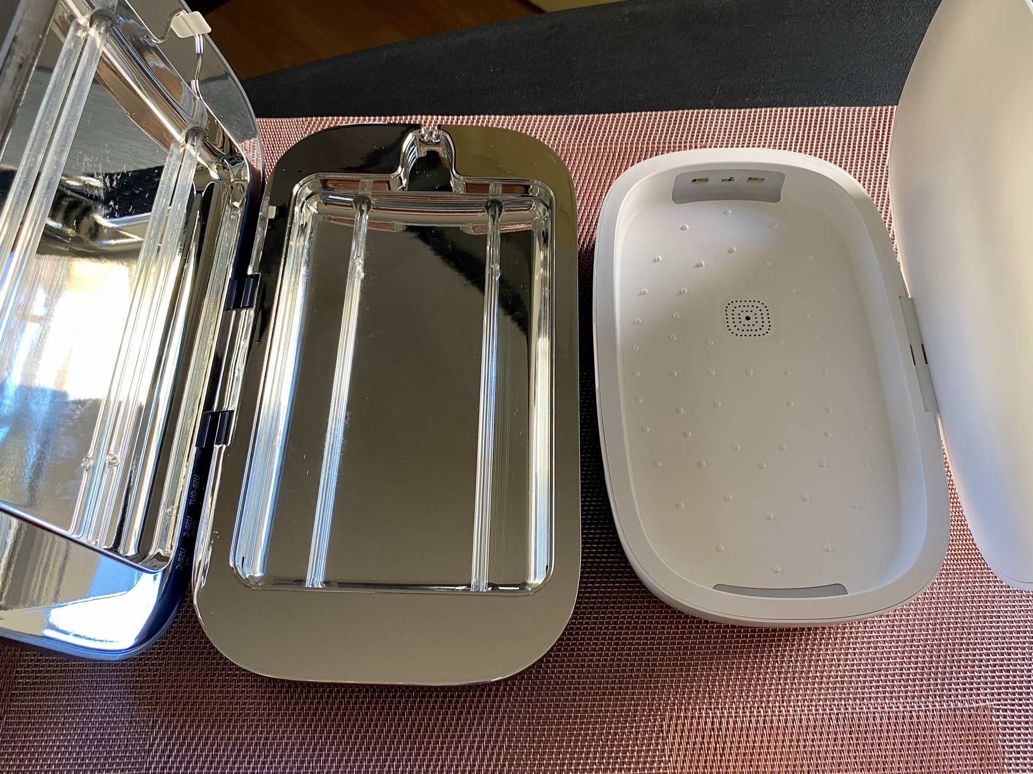 Mophie Uv Sanitizer Wireless Charging Phonesoap Pro Comparison Interior