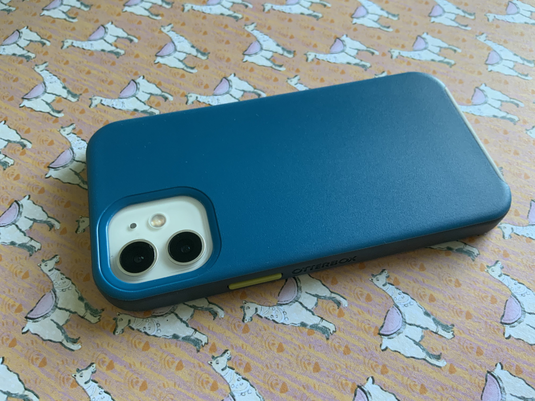 Otterbox Aneu Series Iphone Case 12 Hero
