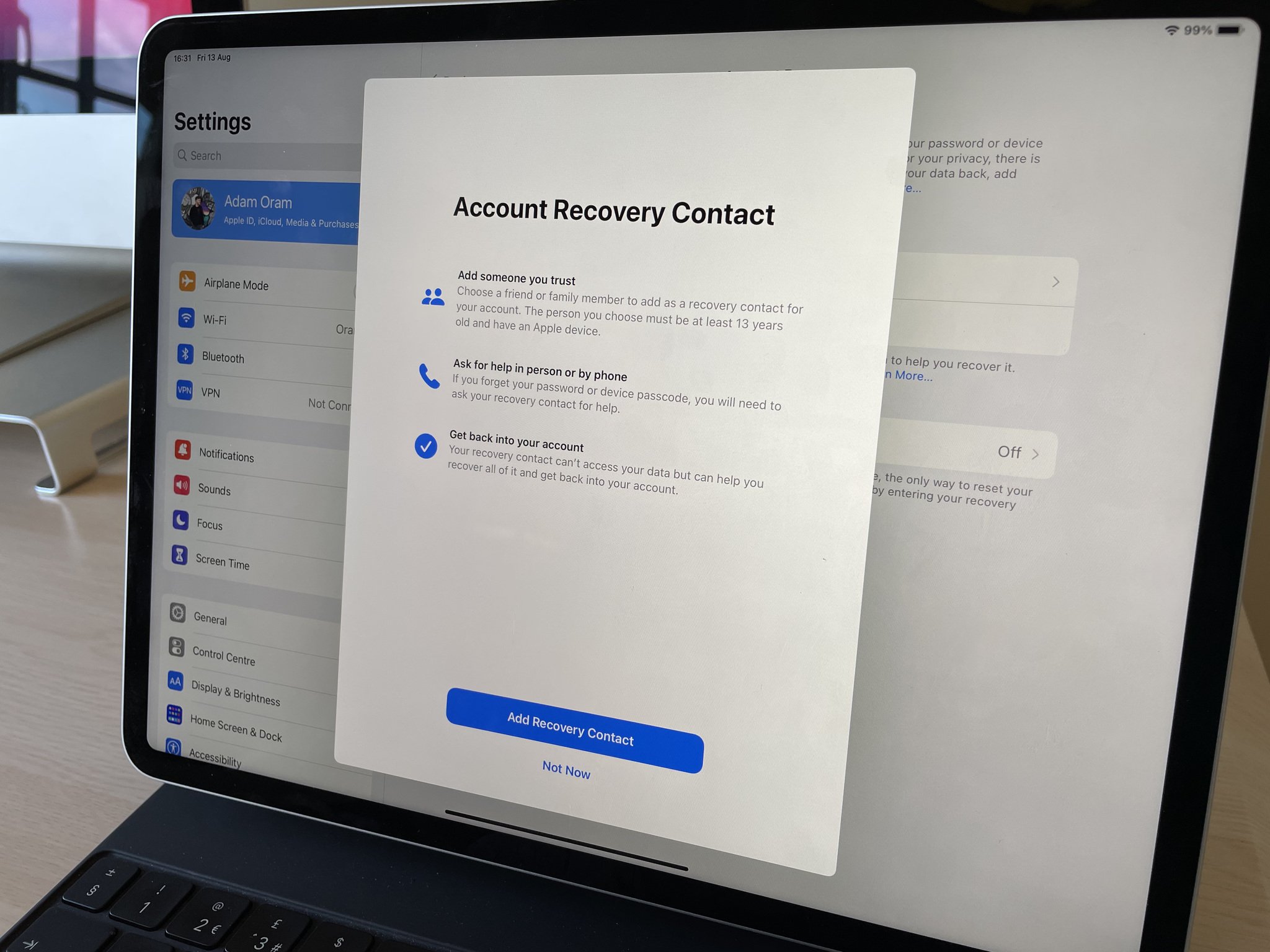Apple ID Recovery Contacts Setup Screen iPadOS 15