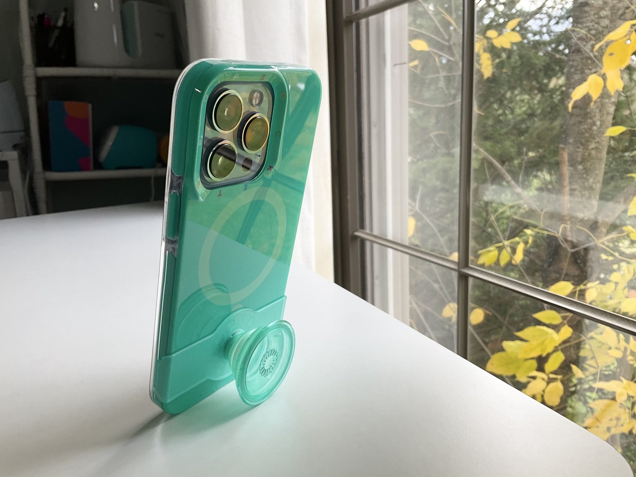 PopSocket Popcase For Magsafe Iphone 13 Pro Lifestyle Kickstand Vertical