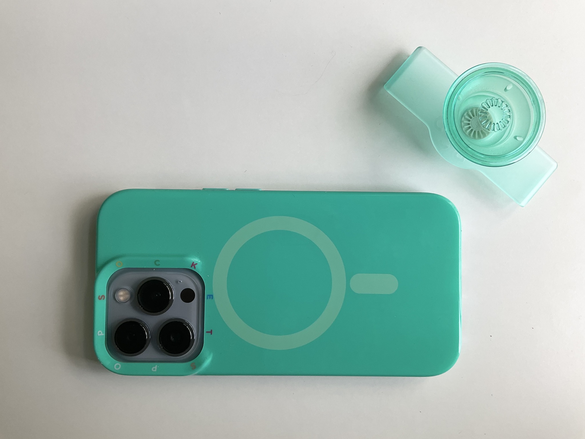 PopSocket Popcase For Magsafe Iphone 13 Pro Lifestyle Spearmint Slide Removed