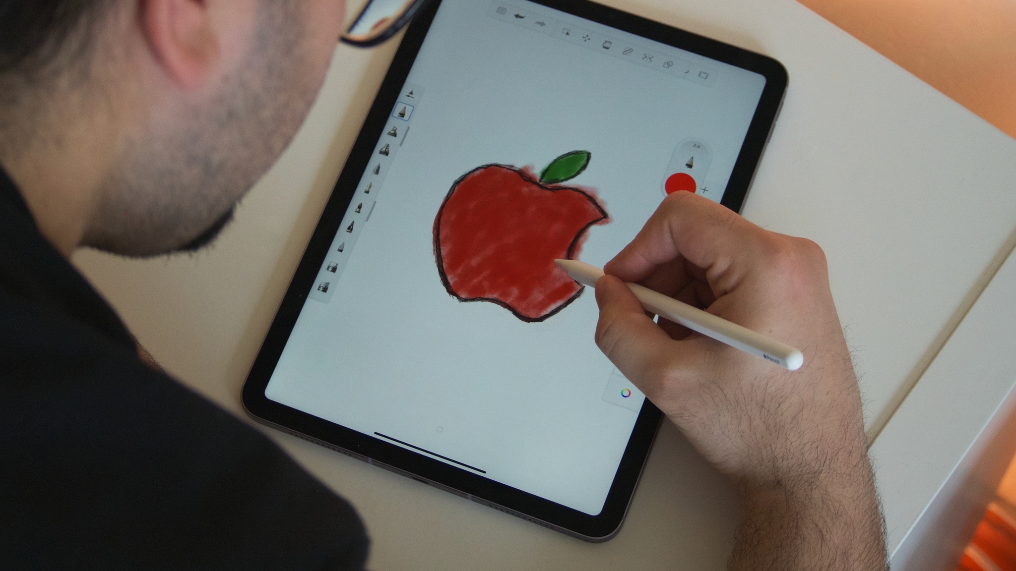Ipad Air 5 Drawing Apple Logo