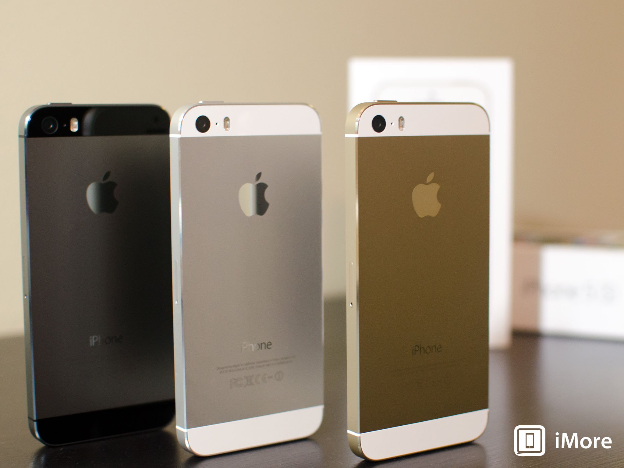 IPhone 5s photo comparison: Gold, Silver, and Space Gray 