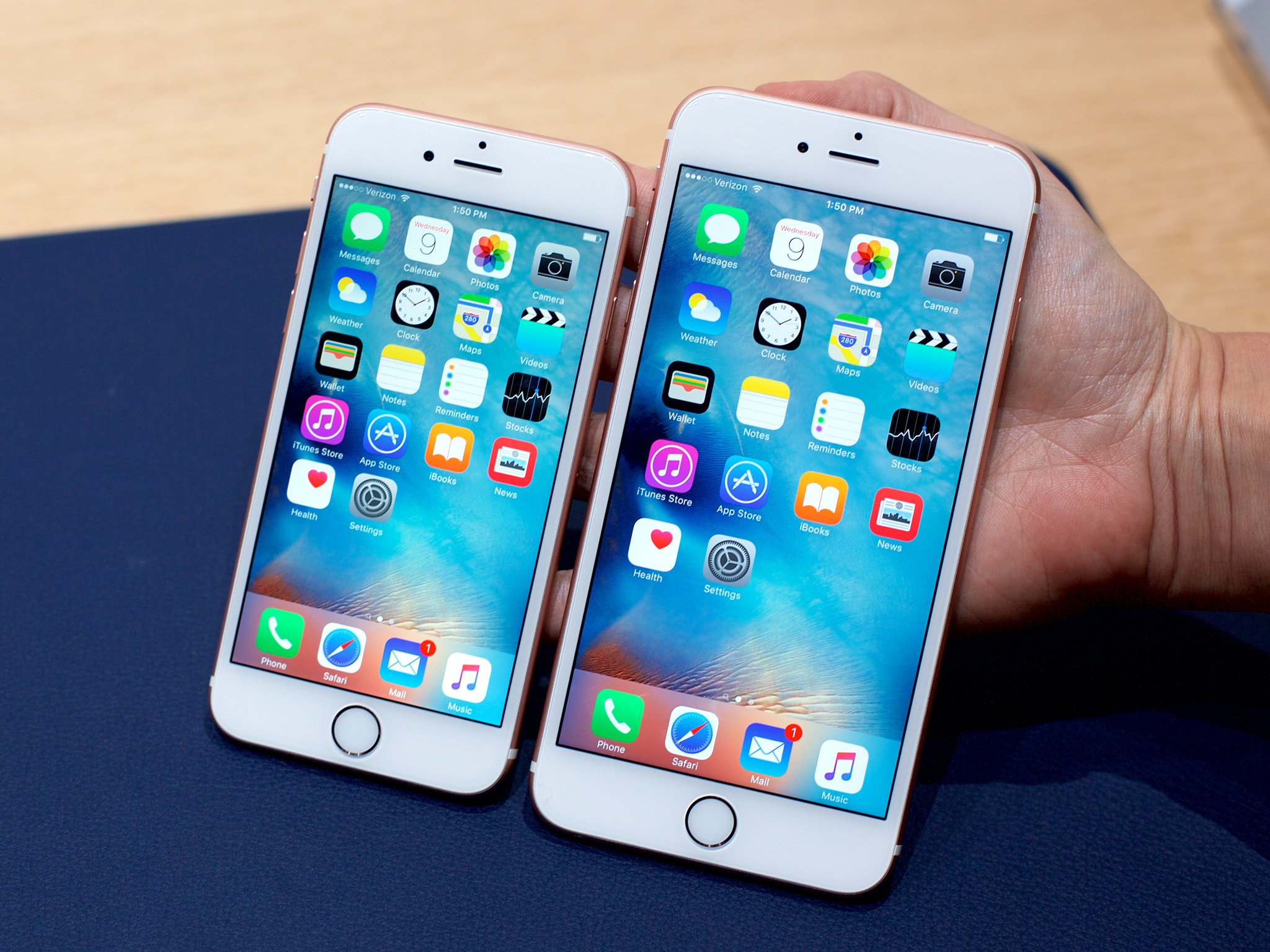 What size iPhone should you get: iPhone 6s or iPhone 6s Plus?