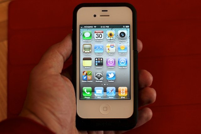 Mophie juice pack plus - Top 5 cases to show off your white iPhone 4