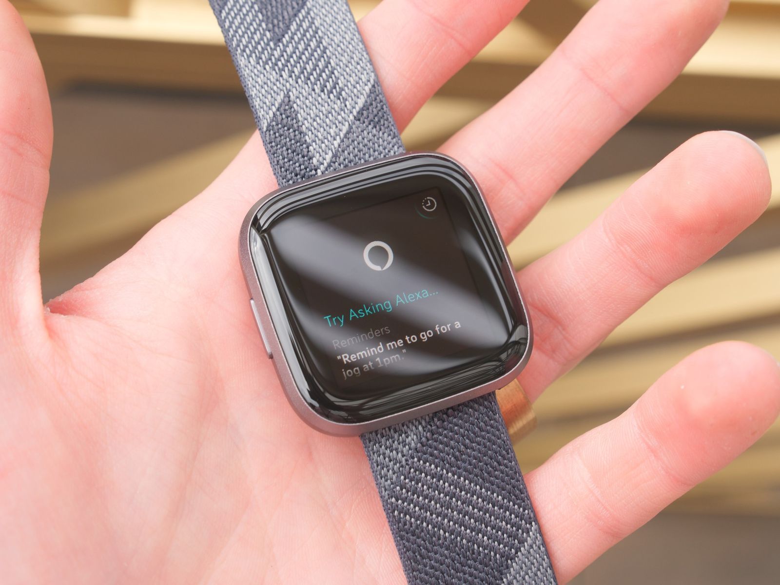 can you make calls on fitbit versa lite