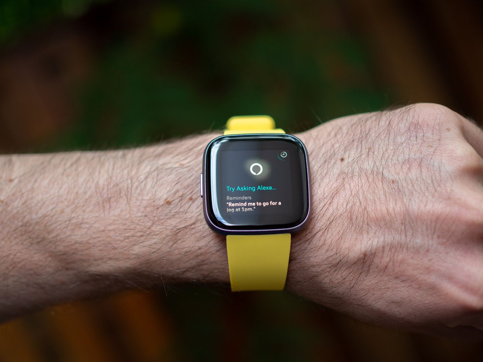 how to set reminders on fitbit versa