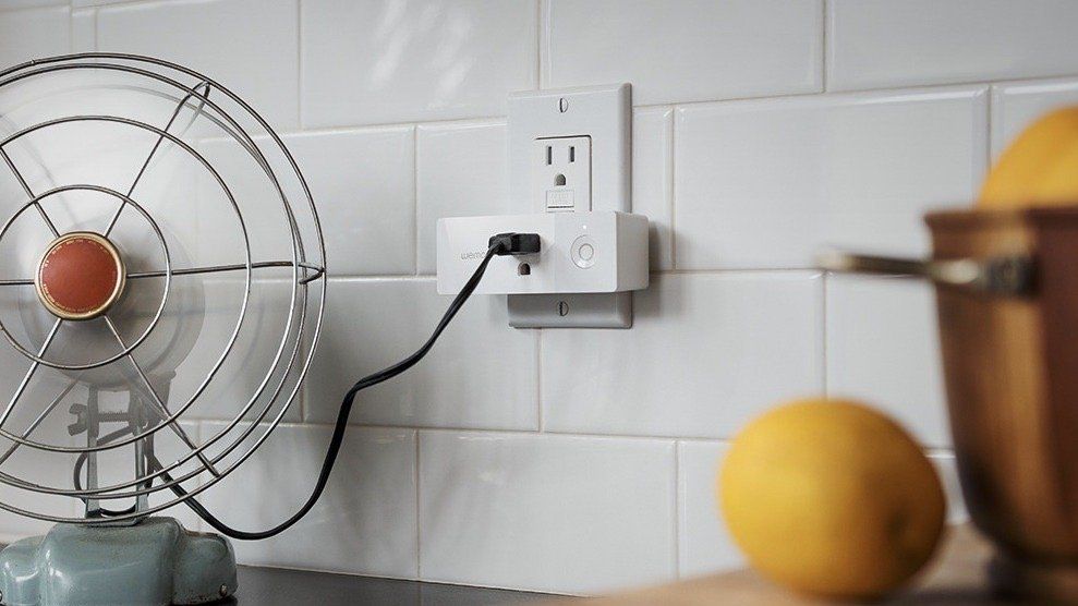 Best HomeKit Smart Plugs 2020, Wemo Mini smart plug in a kitchen setting