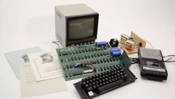 Working Apple 1 sells for record price at German auction