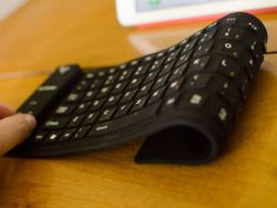 SCOSCHE freeKEY flexible water resistant roll up keyboard review