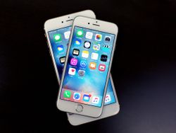 Arizona county attorney stops issuing iPhones to employees
