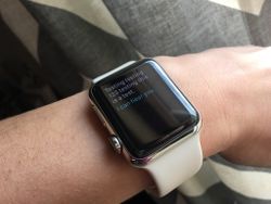 Quickly and reliably trigger Siri on Apple Watch
