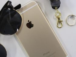iPhone 6 sees new life in Asia with 32GB gold model