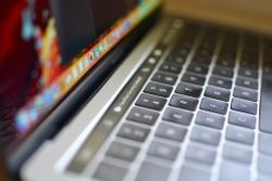 How to use the Touch Bar with FaceTime on the MacBook Pro