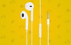 Save over 50% on a pair of Apple's EarPods today!
