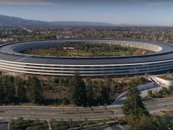 French media walks into Apple Park, walks out with an exclusive