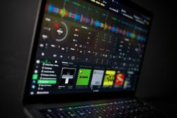 djay Pro 2 for Mac: More for pros, AI for the rest of us!
