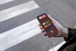 Sheriff blames iPhone for more than 700 accidental 911 calls this year