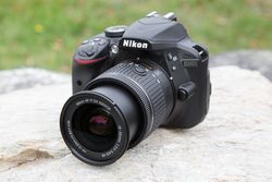 How long does the Nikon D3400's battery last?