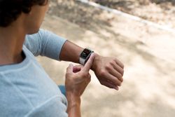 Mayo Clinic uses AI and Apple Watch to detect weak heart pump