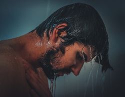 Does the Garmin Vivosmart HR like taking a shower?