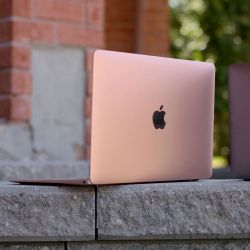 Save $500 on the Rose Gold Mid-2017 Apple 12-inch MacBook today