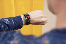 How to turn on Theater Mode on Apple Watch