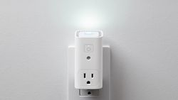Smart Plug Awair Glow C Air Quality Monitor 