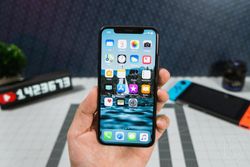 Apple is already prepping OLED displays for the 2020 iPhone, says report