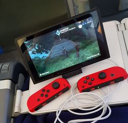 Is it possible to play Nintendo Switch on a plane? Find out here!