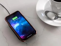 Mophie’s new convertible wireless charger will be sold at Apple stores