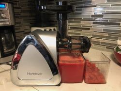 Make nutritious and delicious juice with the Homever Slow Juicer