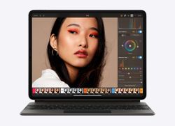 Pixelmator Photo gets trackpad support and Split View for iPad