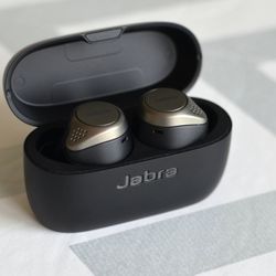 Travel in peace with these cases for the Jabra Elite 65t