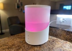 Review: VOCOlinc's HomeKit humidifier offers cool mist and cool colors