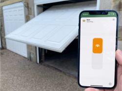 Meross MSG100HK Smart Garage Door Opener review: Cheap HomeKit smarts for your garage door