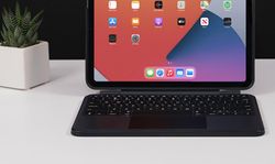 Turn your iPad Air 5 into a mini laptop with a great keyboard case