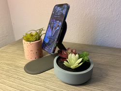 Review: mophie's magnetic iPhone stand is super portable