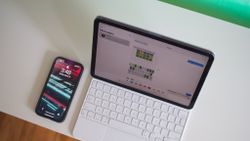 iPadOS 16's best features only work with M1 iPads and that's a huge problem