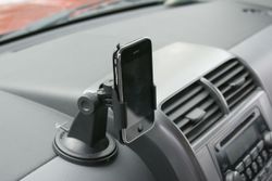 Review: iGrip Custom Fit Sturdy Swivel Mount for iPhone 3G
