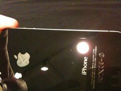 Apple iPhone 4 back glass can be scratched?
