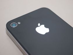 Verizon confident enough to keep unlimited data plans for iPhone 4?