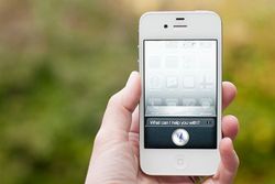Survey says Siri use consistent, but limited among iPhone 4S owners