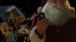Santa uses Siri to help make his Christmas rounds