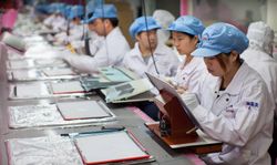 A rare look at the iPhone 4S assembly line at Foxconn's Zhengzhou factory